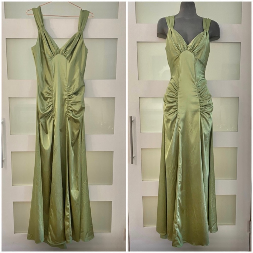 1930’s Vibe Long Green Dress